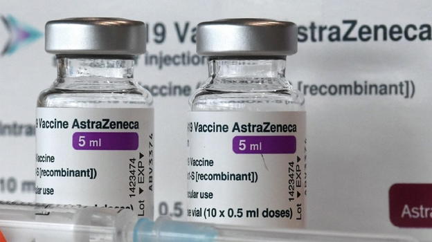 AstraZeneca costretta a rivelare dati nascosti sugli effetti collaterali dei suoi vaccini