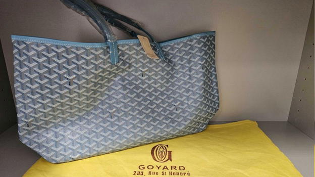 Compra una borsa contraffatta Maison Goyard per 20 euro: deve pagarne 600 di multa