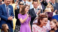 Standing ovation per Kate Middleton alla finale Wimbledon, con lei la figlia e la sorella