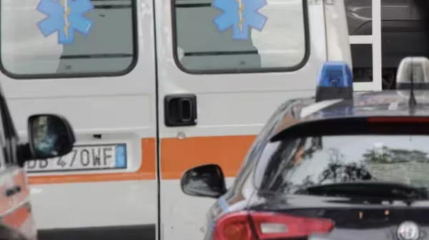 Arezzo, 15enne con lo scooter finisce contro un cartellone pubblicitario mentre torna a casa. Clarissa non c’è la fatta