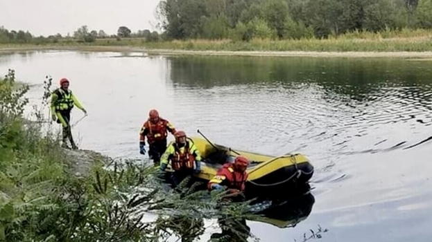 Si tuffa nel fiume per il caldo e non riemerge: deceduto ragazzo di 29 anni