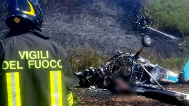 Aereo precipita in Umbria e prende fuoco, deceduti due soci dell’Aeroclub Pescara