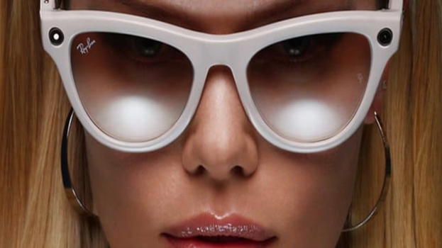 Meta ed EssilorLuxottica siglano un accordo decennale per rivoluzionare gli occhiali smart