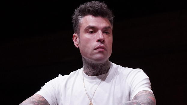 "Allucinazione collettiva", il nuovo brano di Fedez per Chiara