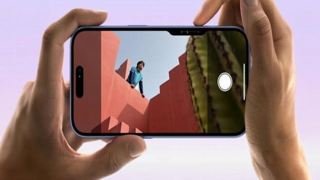 Realme introduce il camera control: un tasto ispirato agli iPhone 16