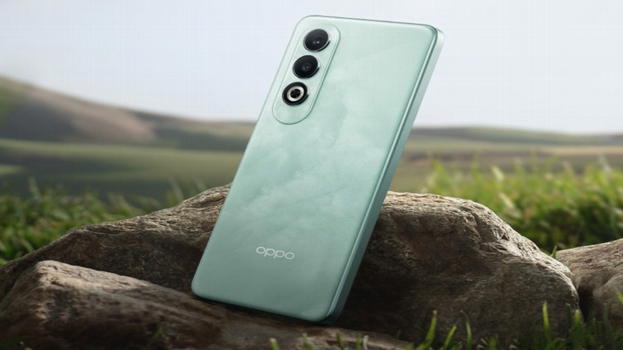 OPPO K12 Plus: un potente smartphone con display AMOLED e batteria da 6400mAh