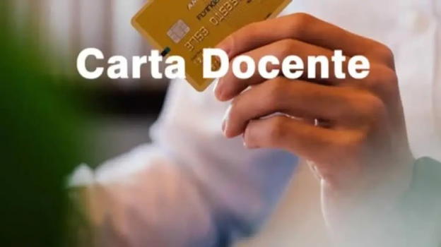 Carta docente 2024: chi ne ha diritto, come richiederla e come possono essere spesi i 500 euro