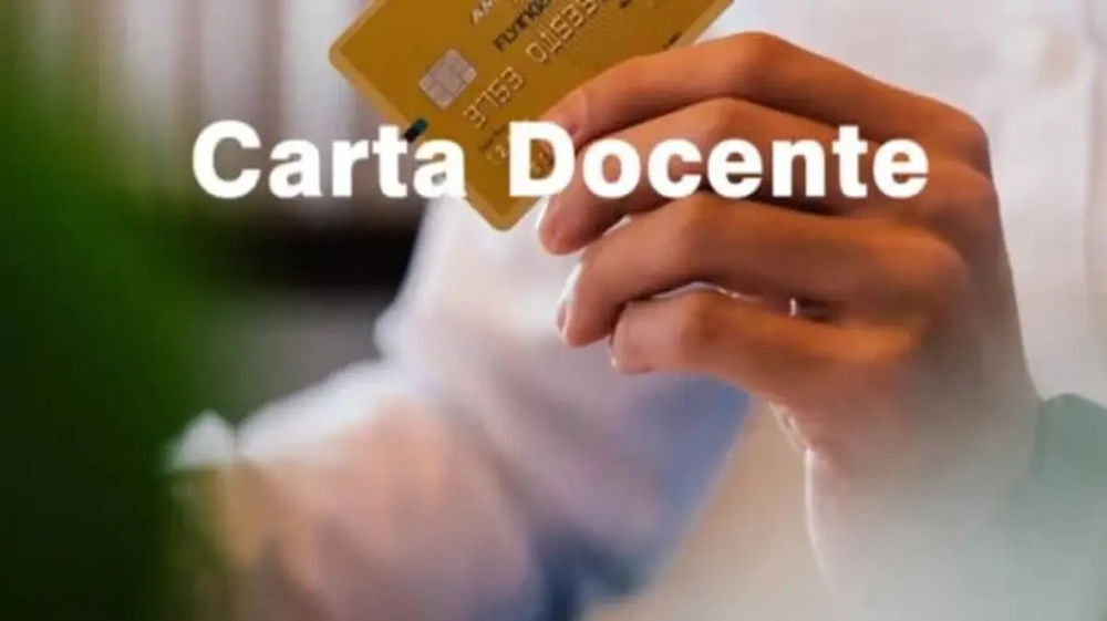 Carta docente 2024: chi ne ha diritto, come richiederla e come possono essere spesi i 500 euro