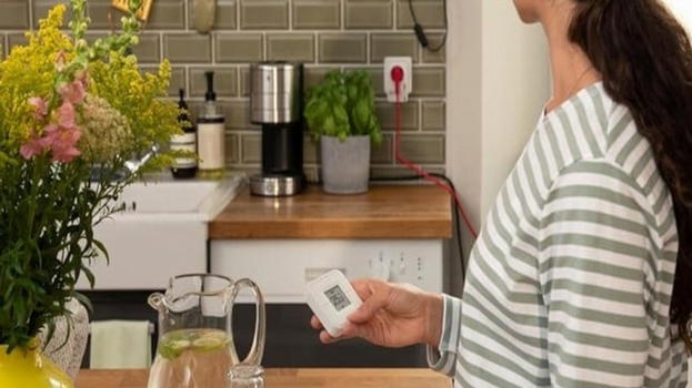 FRITZ!DECT 440: il nuovo telecomando smart di AVM per una casa sempre più connessa