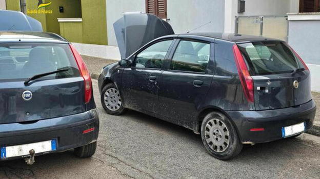 Lecce, carrozziere "clona" l’auto di famiglia per non pagare l’assicurazione