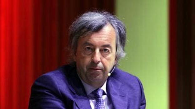 Scontro tra docenti: Burioni contro la collega della Statale per le sue posizioni no vax