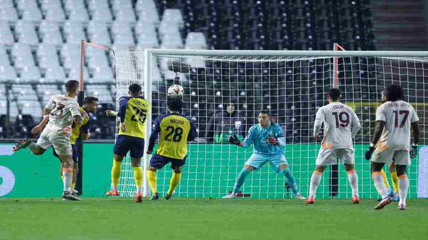 Europa League, la Roma pareggia in Belgio e la crisi continua