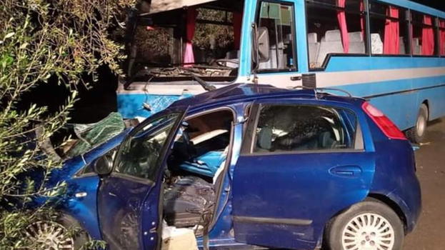 Brindisi, sinistro tra auto e bus: perde la vita una donna