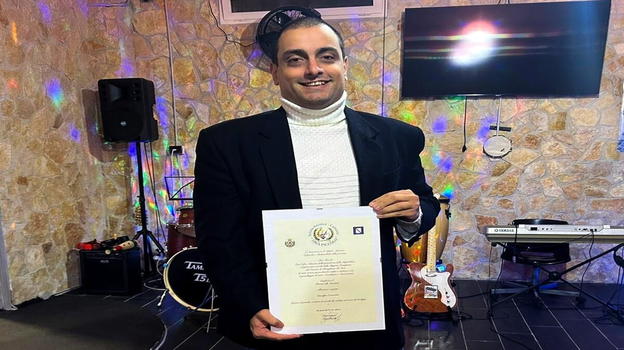 L’arte di emozionare: Giuseppe Cossentino riceve il Premio alla Carriera