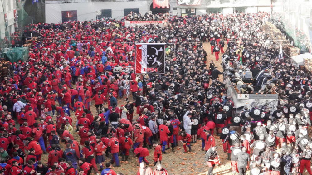 Il Carnevale di Ivrea in un volume di National Geographic per farlo conoscere al mondo