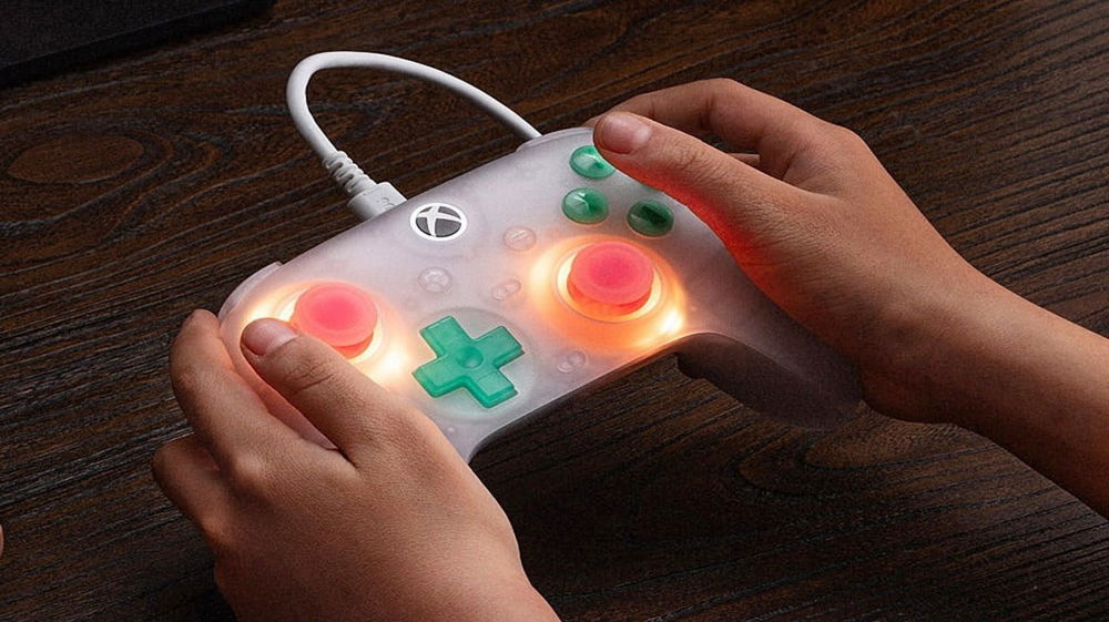 8BitDo Ultimate Mini: il gamepad perfetto per chi ha le mani piccole