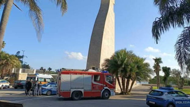 Brindisi, si toglie la vita gettandosi dalle scale del Monumento al Marinaio