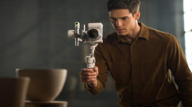 DJI RS 4 Mini rivoluziona la stabilizzazione: compatto, potente e perfetto per i creator
