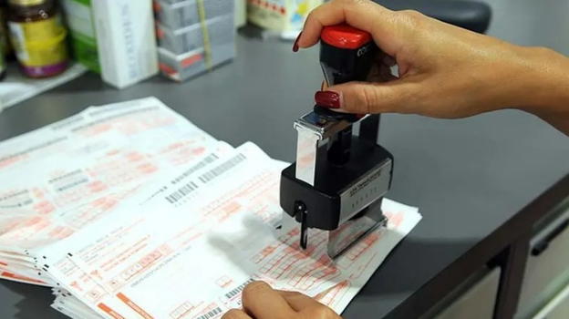 Falsificava ricette mediche: infermiere condannato a due anni