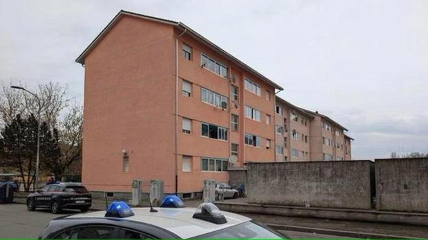 Precipita dal terzo piano a due anni: lotta per la vita nel quartiere Cristo di Alessandria