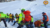 Cortina, valanga sulla neve: due scialpinisti intrappolati per ore, uno riesce a salvarsi