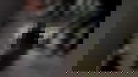 Siracusa, ragazzina pestata da un gruppo chiede aiuto, ma i presenti preferiscono fare i video