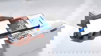 PayPal rivoluziona i pagamenti: da quest’estate si paga nei negozi con lo smartphone