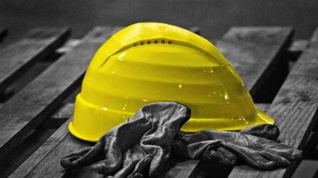 Disgrazia sul lavoro nel Teramano: giovane operaio deceduto schiacciato da alcune lamiere