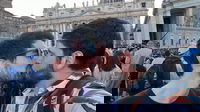 Quel bacio in San Pietro che ha sconvolto il mondo: “È solo amore”, dicono Juan e Bruno