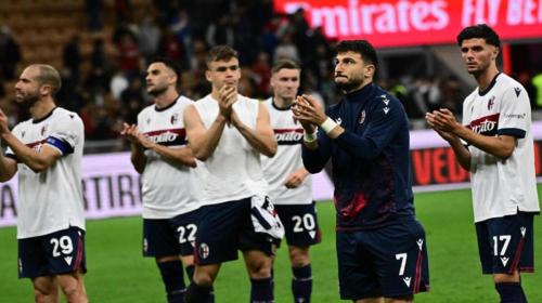 Milan-Bologna: Un San Siro infuocato, tra gol, polemiche e l'occhio attento di Marinelli