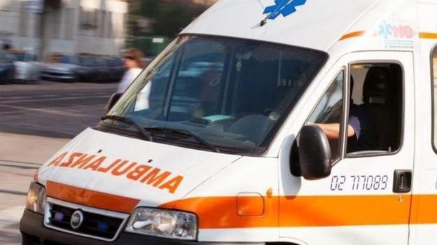 San Fermo (Como) disgrazia in farmacia: 65enne muore d’infarto, il defibrillatore più vicino era inutilizzabile