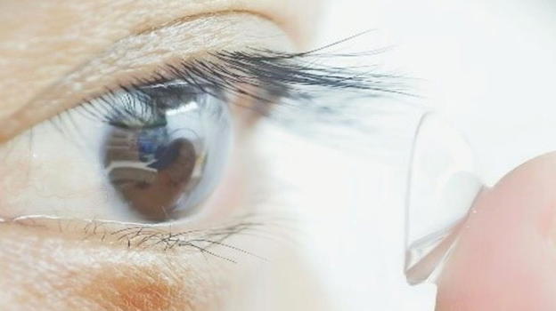 Le lenti a contatto del futuro: visione notturna e infrarossi anche ad occhi chiusi