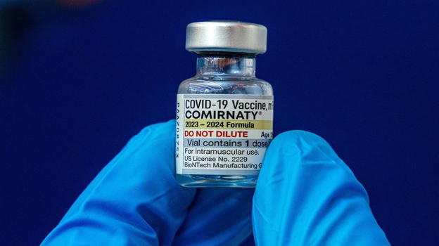 Vaccino anti-Covid: Pfizer avrebbe manipolato i dati sui decessi per ottenere l’autorizzazione FDA