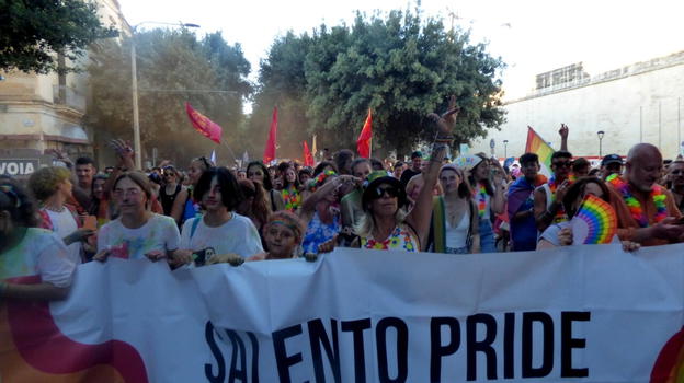 Lecce, studentessa transgender esclusa da un alloggio: “Non voglio problemi con i genitori”. È bufera politica e sociale