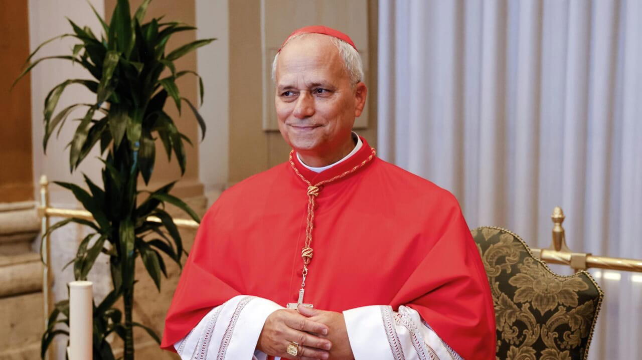 Papa Leone XIV esorta i preti ad essere credibili, la Chiesa è ferita