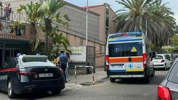Scontro tra mamme durante gara di nuoto a Bordighera: tensione e paura negli spogliatoi