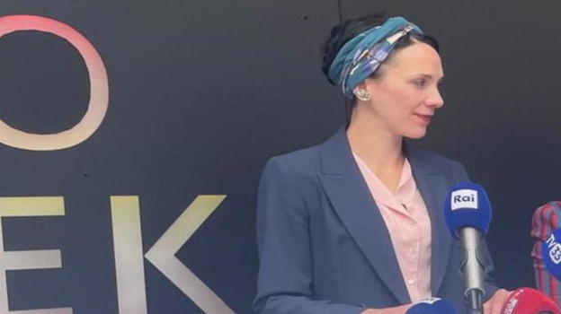 Festa della Repubblica, Zeller non canta l’Inno italiano: la sindaca di Merano fa di nuovo discutere