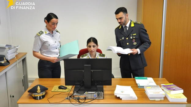 Brindisi, blitz della Guardia di Finanza: 40 datori scoperti con manodopera in nero o irregolare