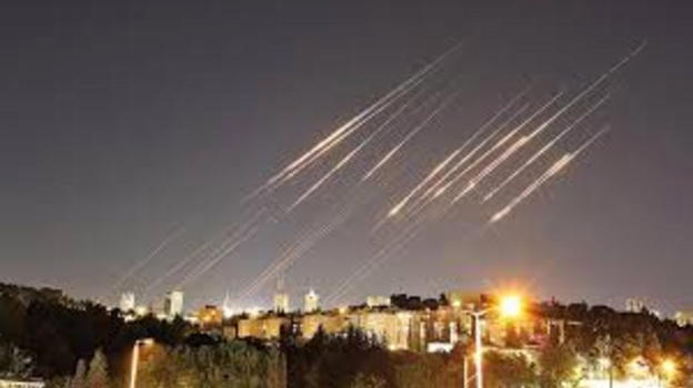 Tensione Iran-Israele: operazioni notturne con 13 perdite, clima sempre più caldo