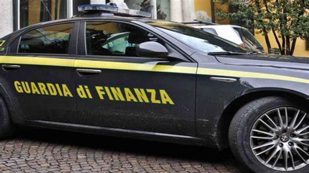 Falsi sinistri, scoperta una maxi-truffa assicurativa: un giro d’affari da due e i tre milioni di euro all’anno