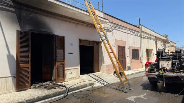 Addio in solitudine: un incendio spezza la vita di un anziano a Sava
