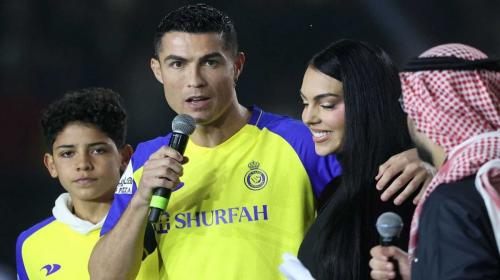 Cristiano Ronaldo fa il colpaccio da mezzo miliardo: Al Nassr lo tiene fino a 42 anni con una clausola da vero padrone!