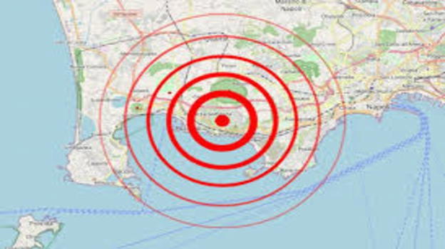 Terremoto improvviso a Napoli: magnitudo 4.6 fa tremare la città e ferma i treni!