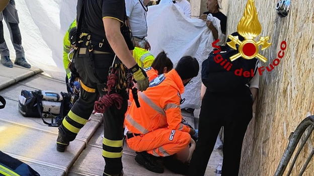 Svenuta sulla terrazza del Duomo: turista soccorsa per il caldo estremo