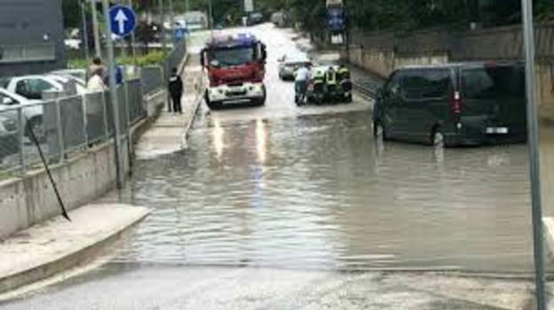 Tempesta al Nord: pioggia torrenziale, blackout e caos nei cieli e sulle strade di Lombardia e Piemonte