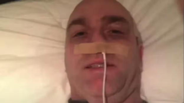 Sportivo finge cure anti-cancro con un cavo dell’iPhone infilato nel naso: 21 capi d’accusa