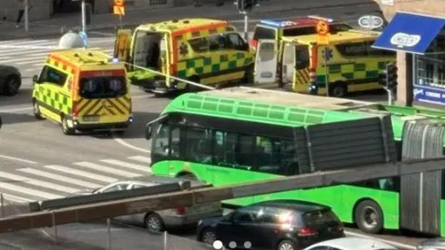 Malmö, auto finisce sul marciapiede: contusi cinque pedoni, tra cui due bambini