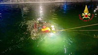 Corsico, auto finisce nel Naviglio: perde la vita un ragazzo di 24 anni di ritorno da una festa