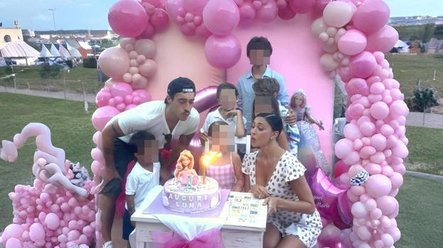 Luna Marì compie 4 anni: festa da sogno tra Barbie, magia e l’abbraccio di mamma Belen e papà Antonino