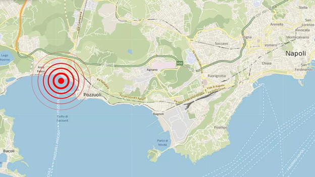 Napoli, paura ai Campi Flegrei: forte scossa di terremoto di magnitudo 4.0 avvertita in tutta la città